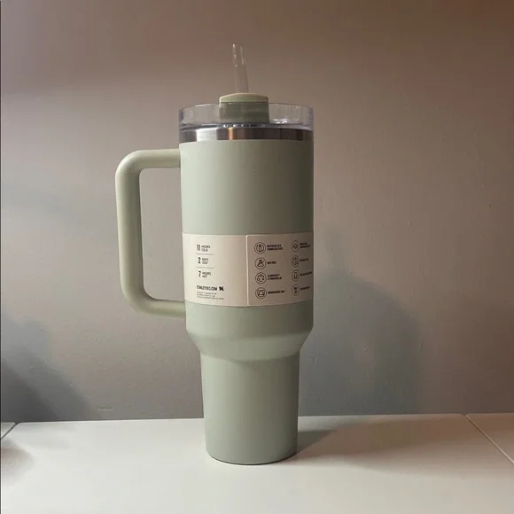 Stanley Limited Edition Hearth & Hand Quencher H2.0 Tumbler - Picture 4 of 8